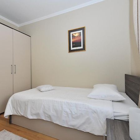 Apartmani Peric 1 Meka Draga Obrovac Esterno foto
