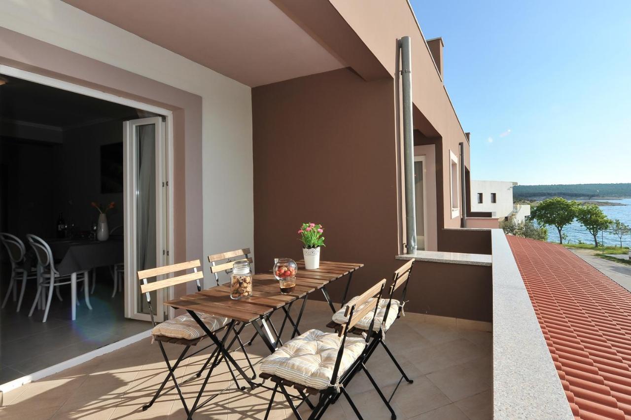 Apartmani Peric 1 Meka Draga Obrovac Esterno foto