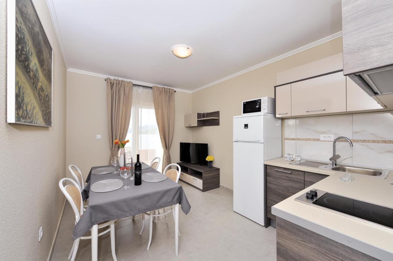 Apartmani Peric 1 Meka Draga Obrovac Esterno foto