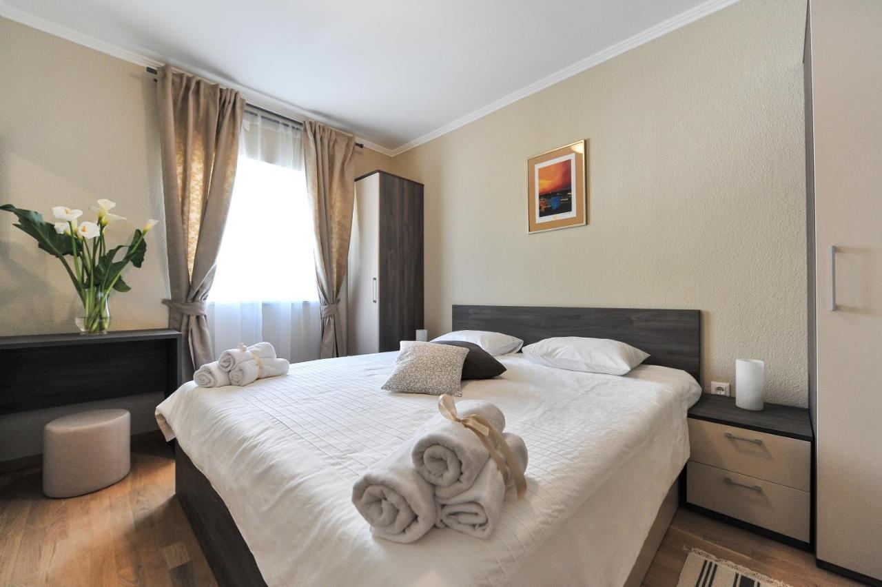 Apartmani Peric 1 Meka Draga Obrovac Esterno foto