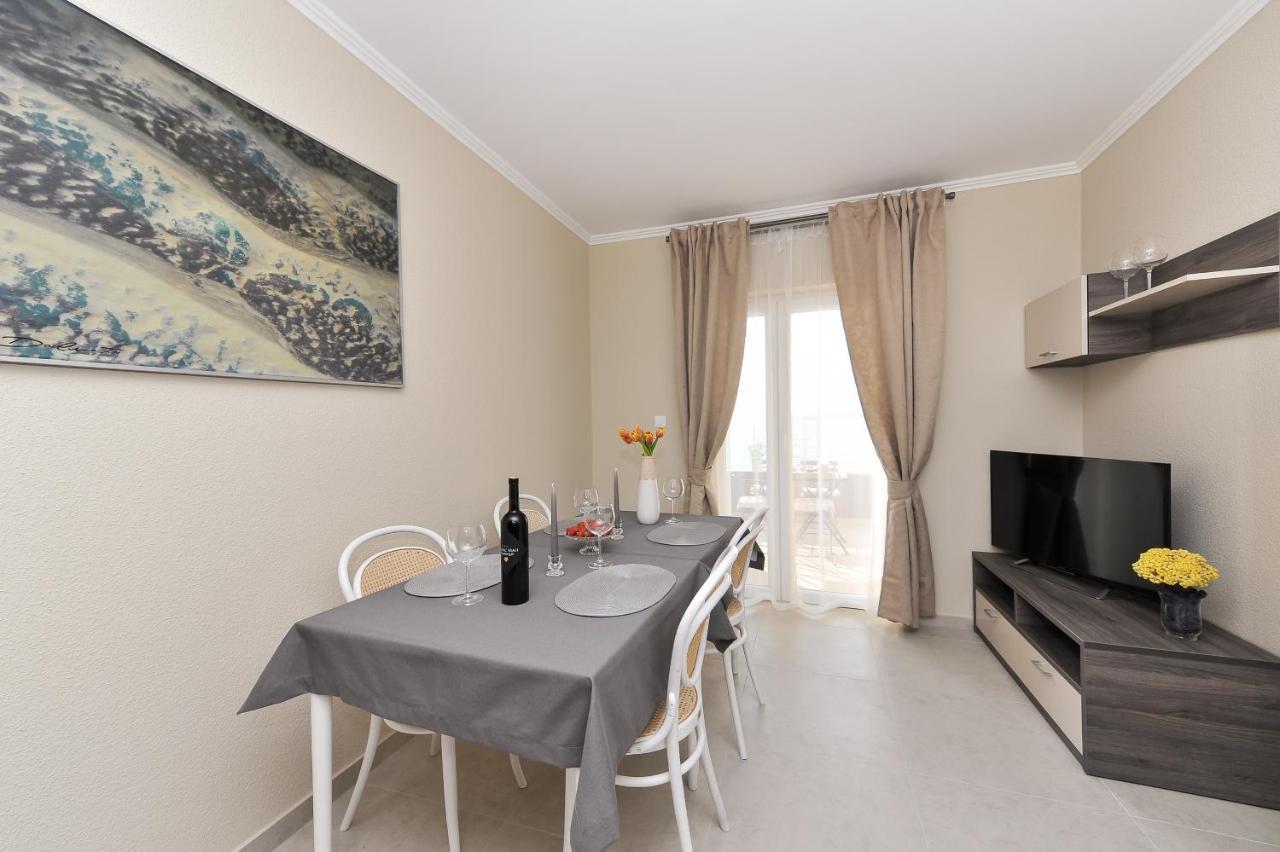 Apartmani Peric 1 Meka Draga Obrovac Esterno foto