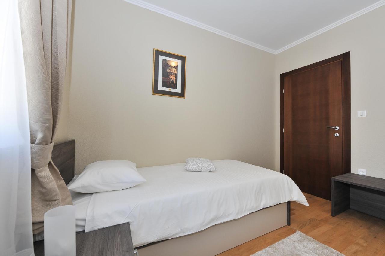 Apartmani Peric 1 Meka Draga Obrovac Esterno foto